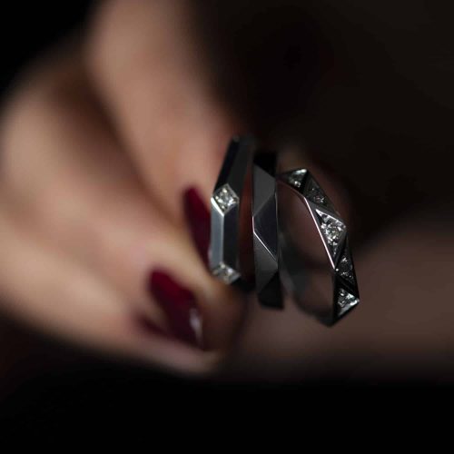 Alternative view of Fasettring i hvit gull