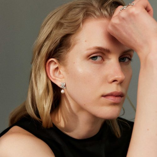 Alternative view of Øredobber i gull med fvp og dia 0.27 ct