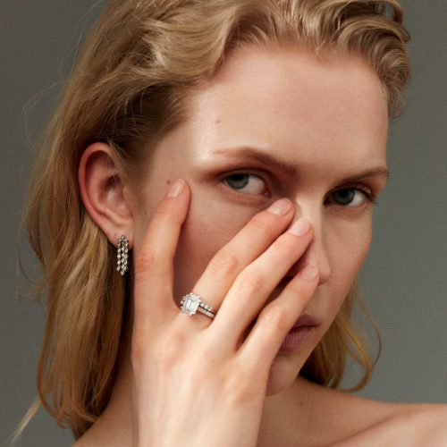 Alternative view of Øredobber i gull med diamanter 0,25 ct