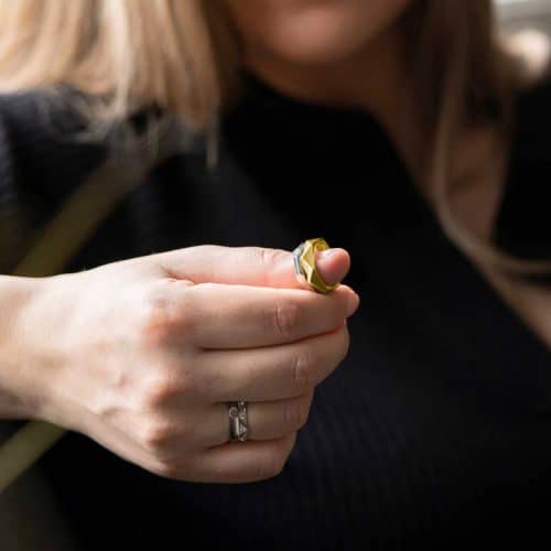 Alternative view of Fasett ring i gult gull