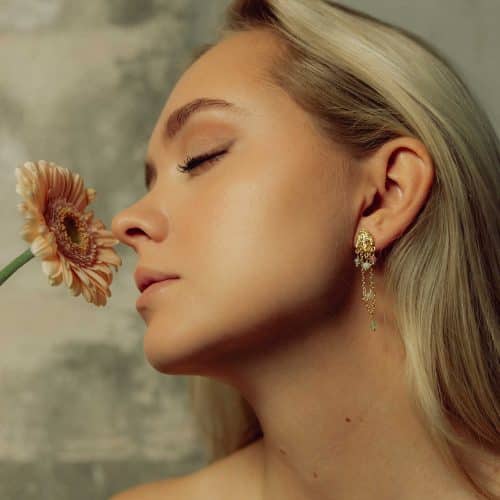 Alternative view of Miso øredobber i sølv med naturstener