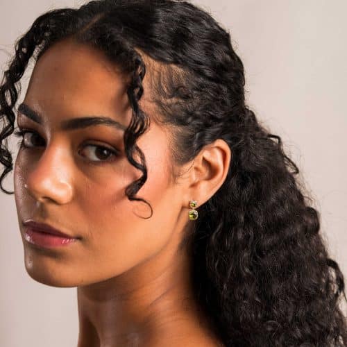 Alternative view of Macy øredobber i sølv med zirkonia