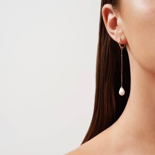Alternative view of Julie Sandlau Purity and Esther Look GH/VS brilliant cut diamonds and white freshwater pearls