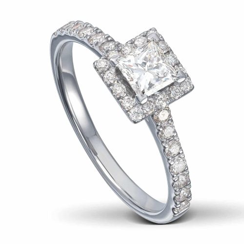 Hvitt gull ring med princess cut diamant og brillianter
