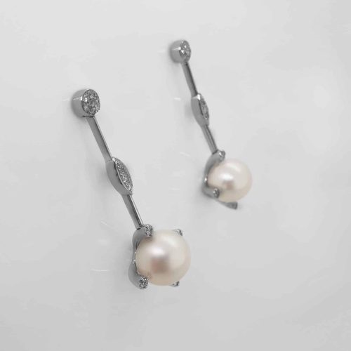 Alternative view of Hvitt gull ørepynt med South Sea perler og diamanter