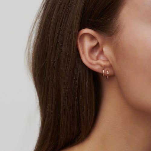Julie Sandlau Purity Mini Hoop GH/VS brilliant cut diamond - Bilde 3